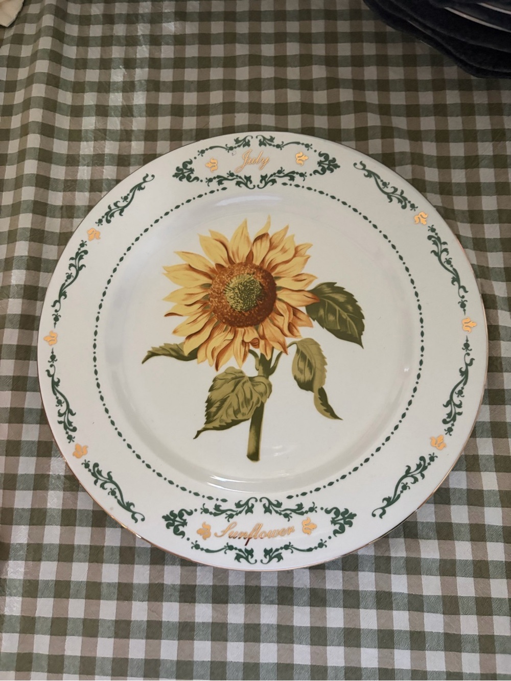 Sunflower Accent Dinner Plate - White and Yellow